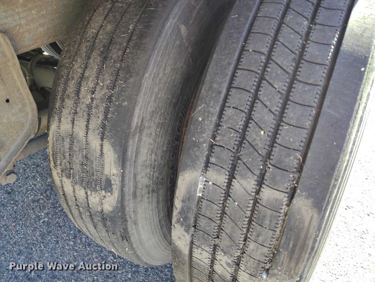 image for item DT0754 2005 Wabash dry van trailer