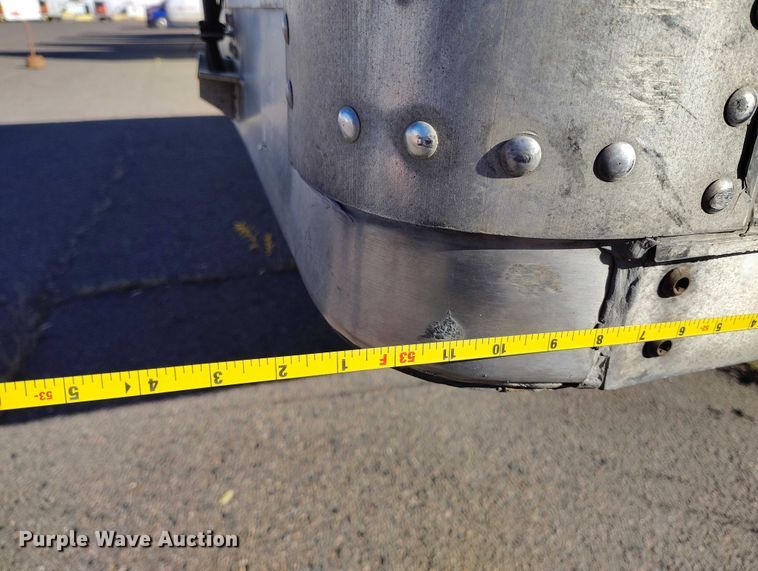 image for item DT0755 2002 Wabash dry van trailer