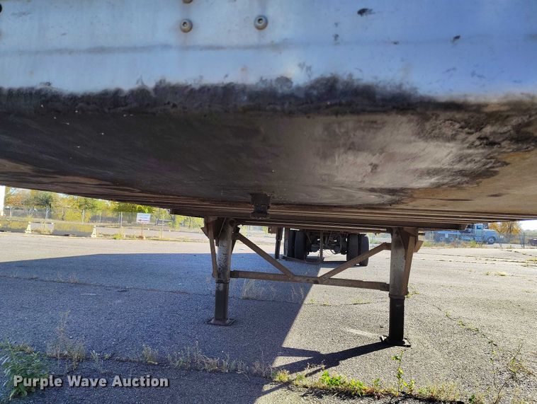 image for item DT0755 2002 Wabash dry van trailer