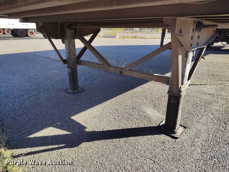 image for item DT0755 2002 Wabash dry van trailer