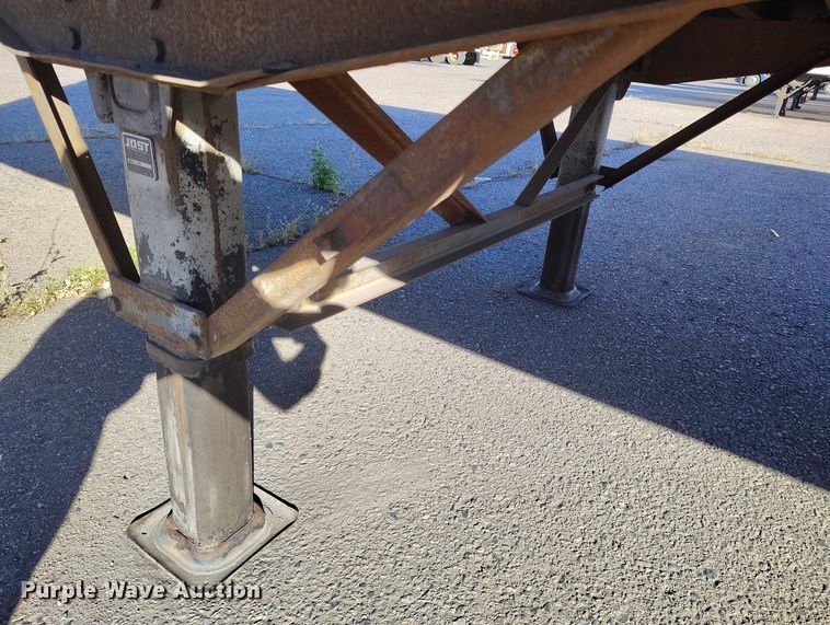 image for item DT0755 2002 Wabash dry van trailer