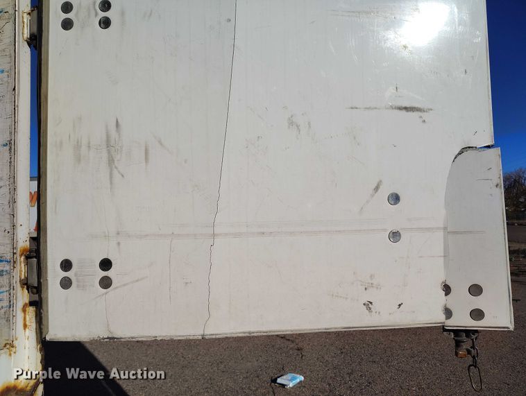 image for item DT0755 2002 Wabash dry van trailer