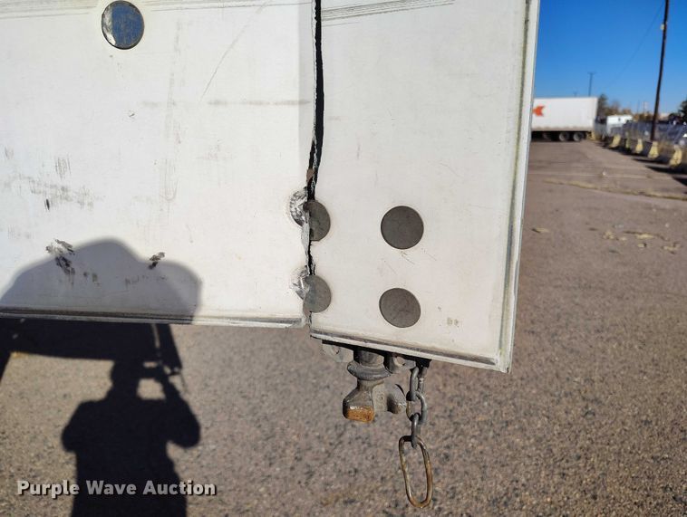 image for item DT0755 2002 Wabash dry van trailer