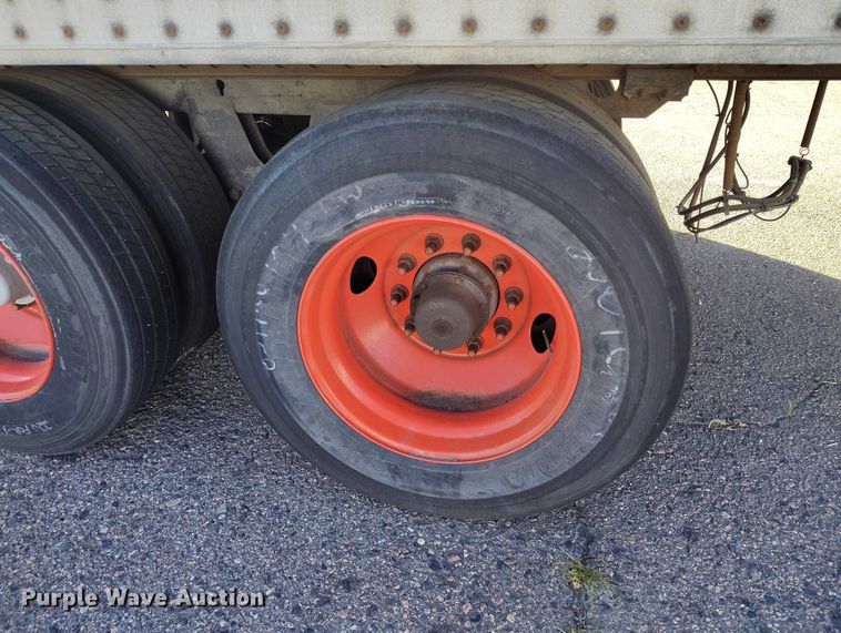 image for item DT0755 2002 Wabash dry van trailer