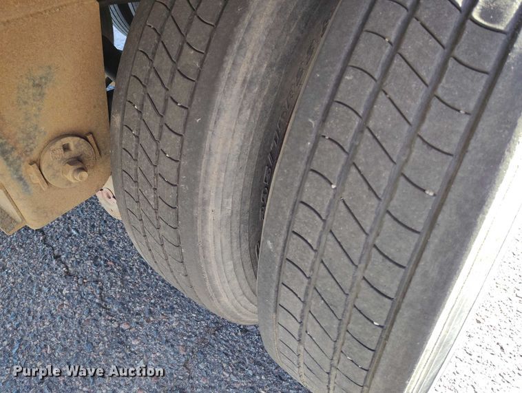 image for item DT0761 2003 Great Dane 7411TP-SA dry van trailer