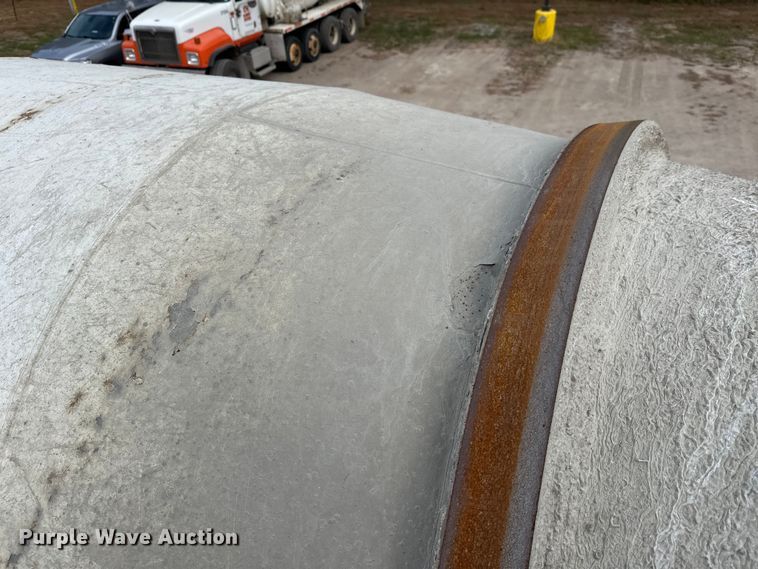 image for item DT6438 2000 International 5500i ready mix truck