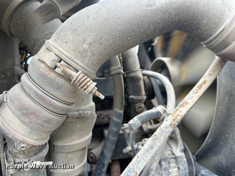 image for item DT6438 2000 International 5500i ready mix truck