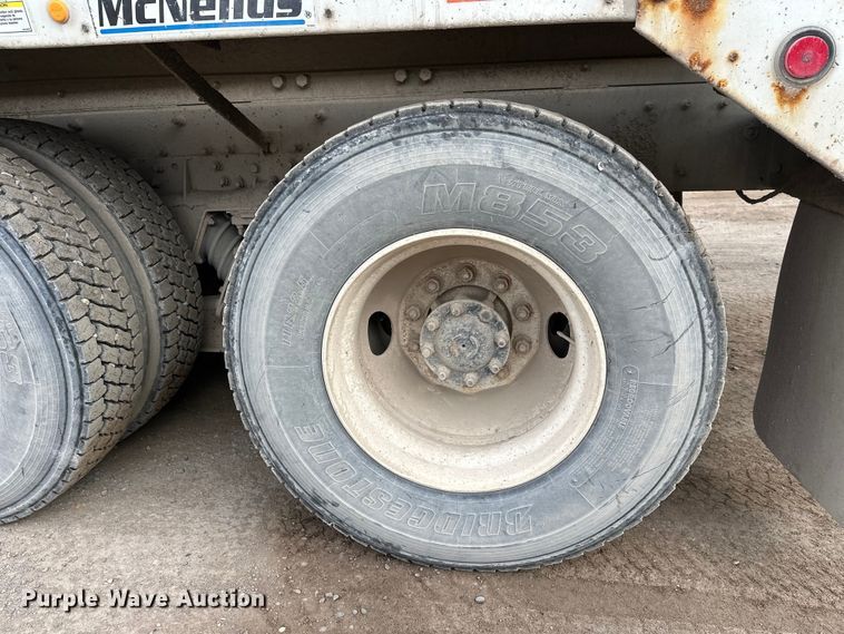 image for item DT6438 2000 International 5500i ready mix truck