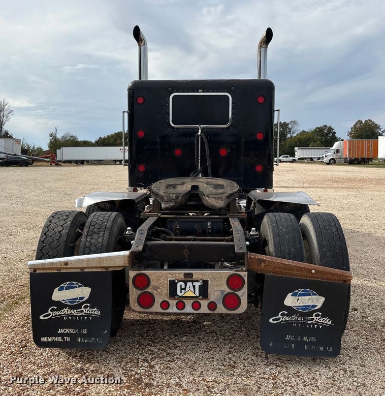 image for item DU1493 1988 Freightliner semi truck