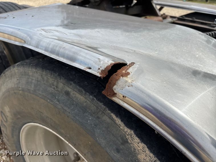 image for item DU1493 1988 Freightliner semi truck