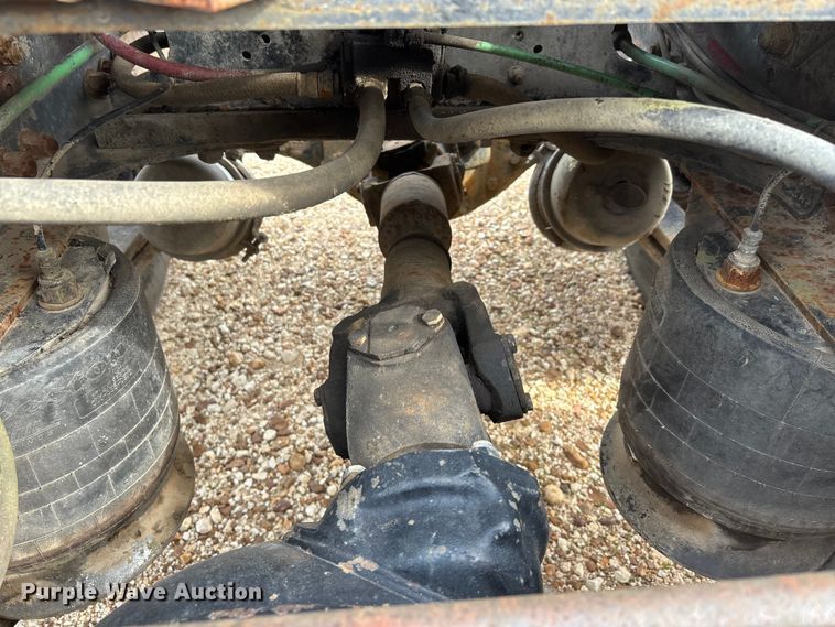 image for item DU1493 1988 Freightliner semi truck