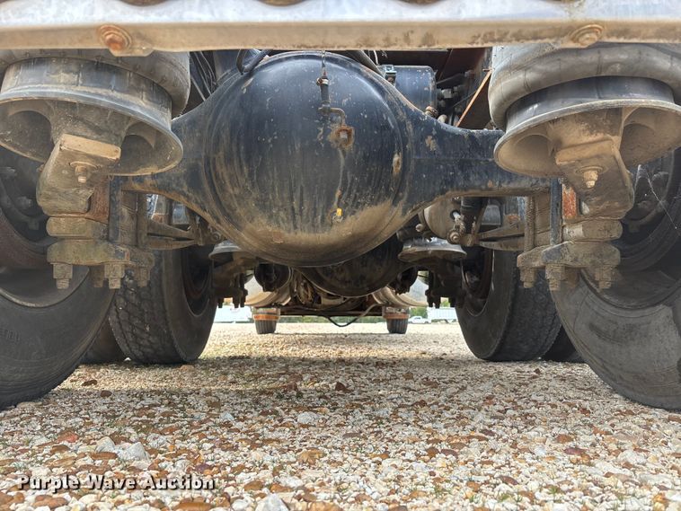 image for item DU1493 1988 Freightliner semi truck