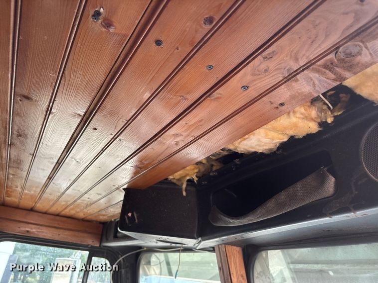 image for item DU1493 1988 Freightliner semi truck