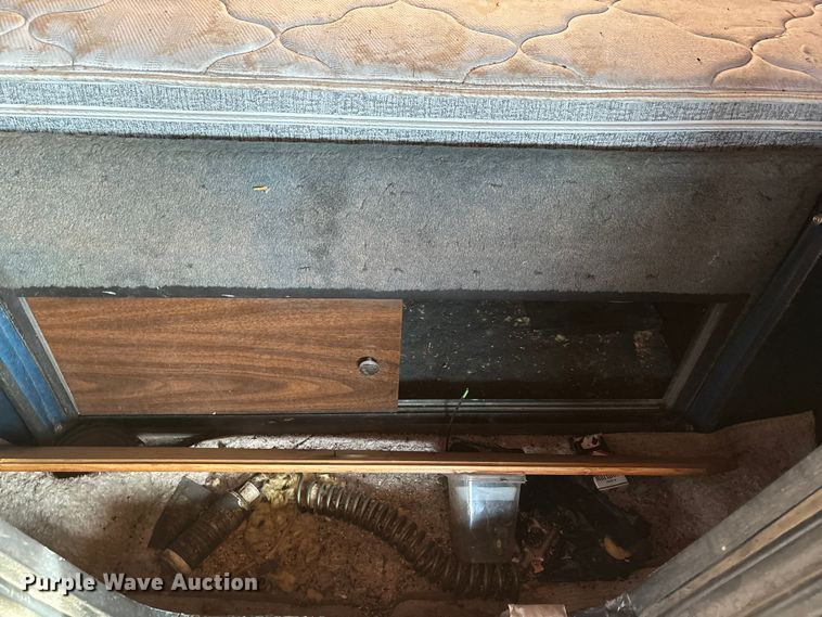 image for item DU1493 1988 Freightliner semi truck