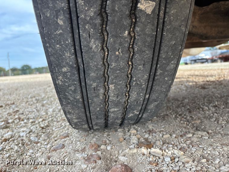 image for item DU1493 1988 Freightliner semi truck