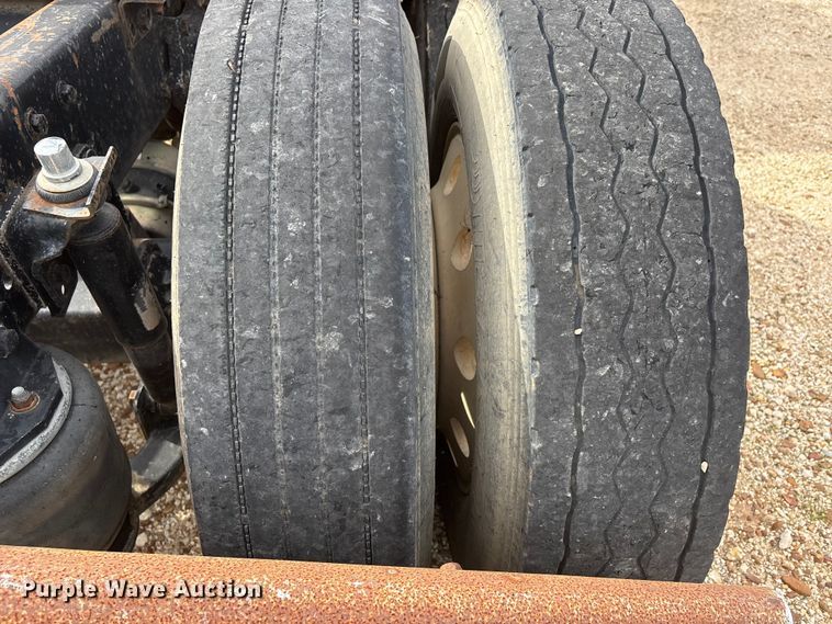 image for item DU1493 1988 Freightliner semi truck