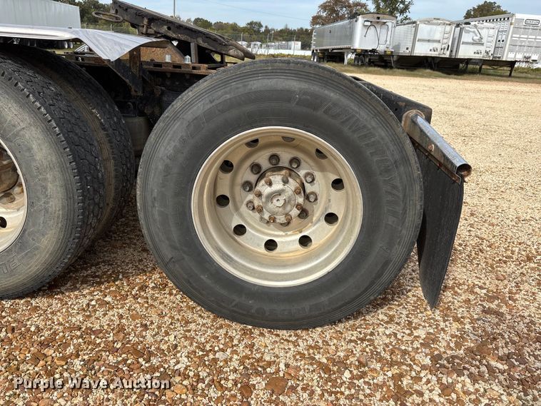 image for item DU1493 1988 Freightliner semi truck