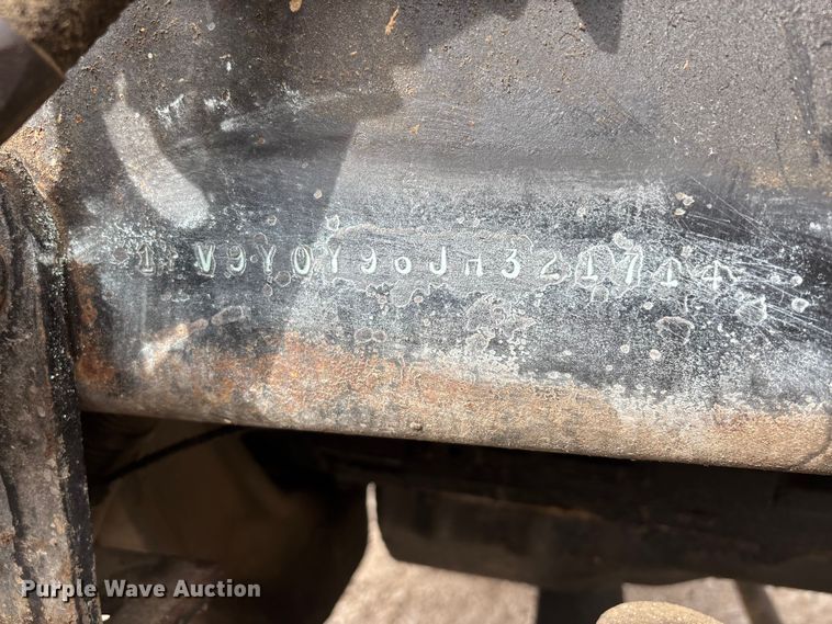 image for item DU1493 1988 Freightliner semi truck