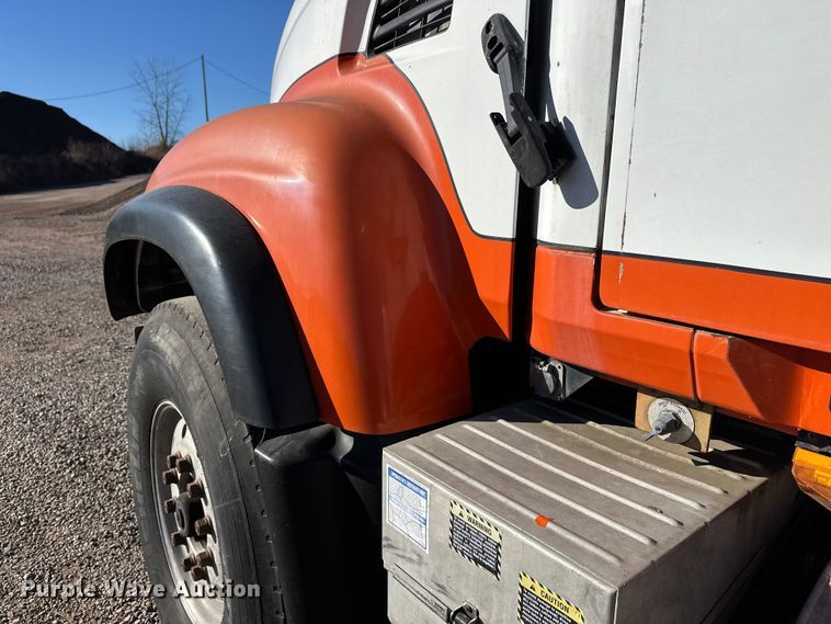 image for item DW4344 2002 Mack CV513 ready mix truck