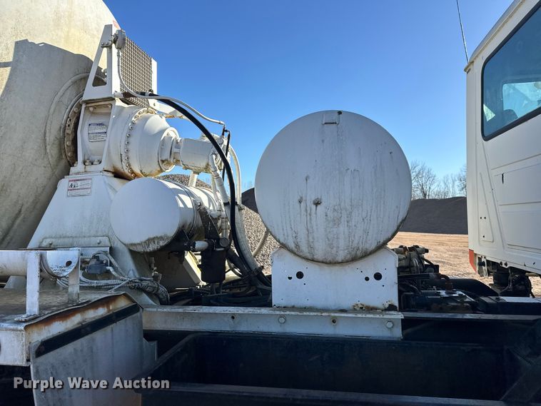 image for item DW4344 2002 Mack CV513 ready mix truck