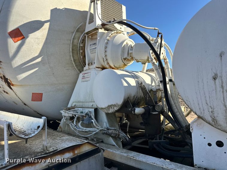 image for item DW4344 2002 Mack CV513 ready mix truck