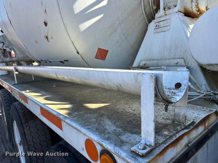 image for item DW4344 2002 Mack CV513 ready mix truck