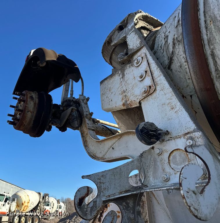 image for item DW4344 2002 Mack CV513 ready mix truck