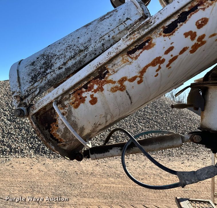 image for item DW4344 2002 Mack CV513 ready mix truck