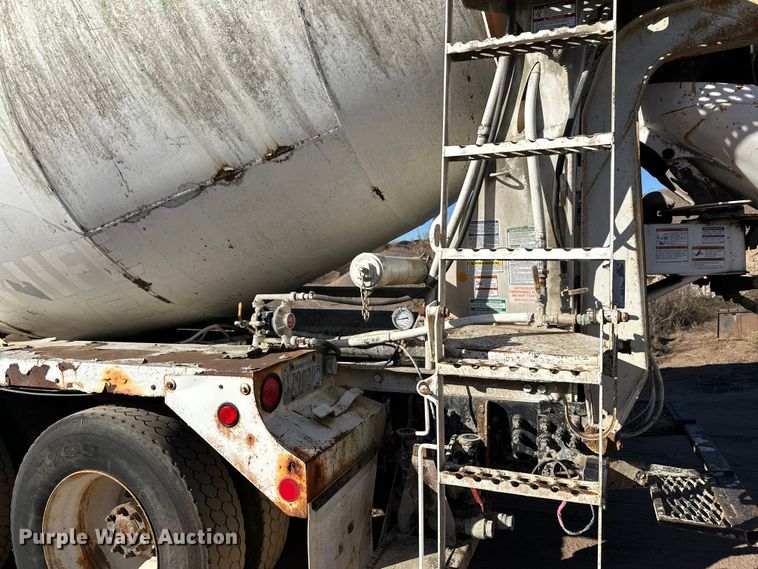 image for item DW4344 2002 Mack CV513 ready mix truck
