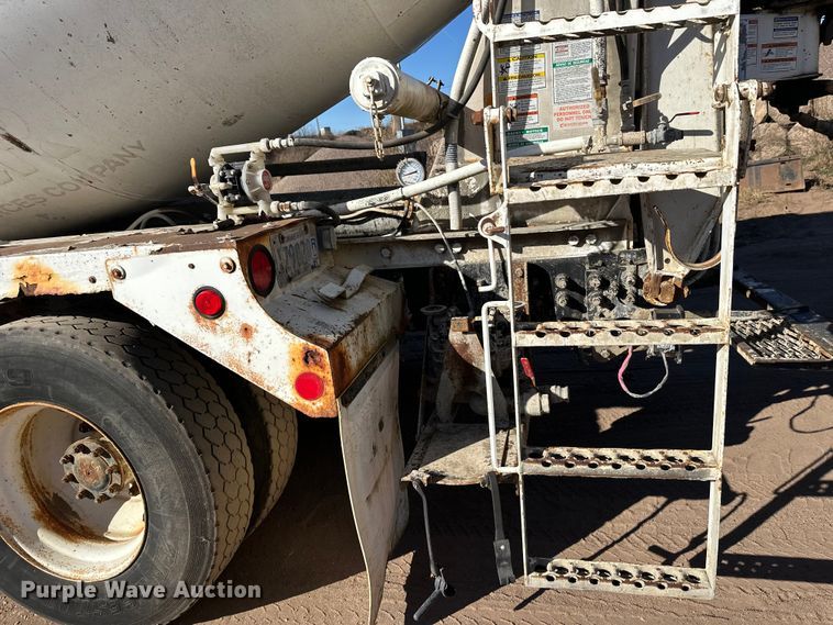 image for item DW4344 2002 Mack CV513 ready mix truck