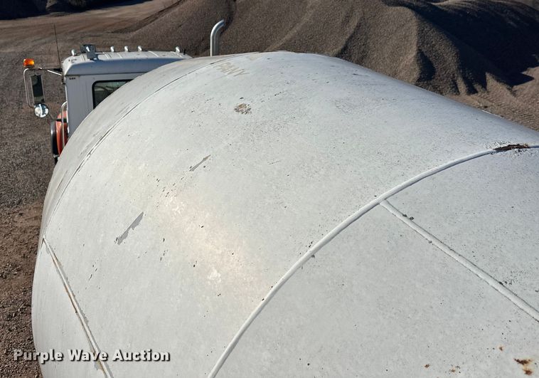 image for item DW4344 2002 Mack CV513 ready mix truck