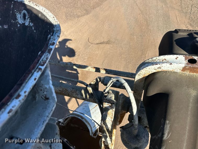 image for item DW4344 2002 Mack CV513 ready mix truck