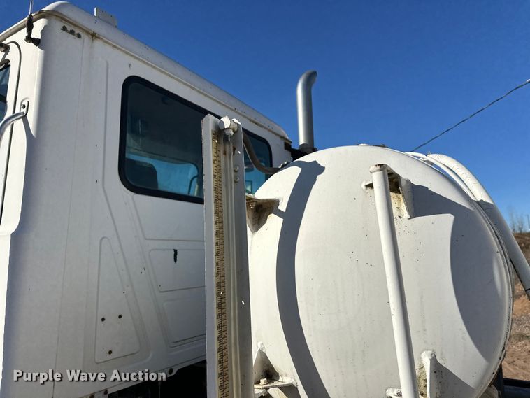 image for item DW4344 2002 Mack CV513 ready mix truck