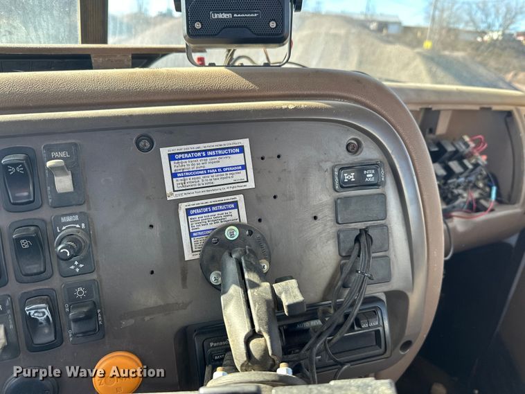 image for item DW4344 2002 Mack CV513 ready mix truck