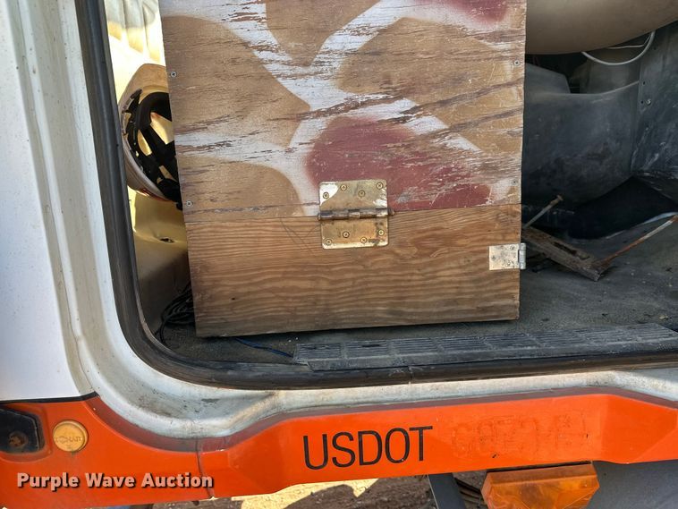 image for item DW4344 2002 Mack CV513 ready mix truck