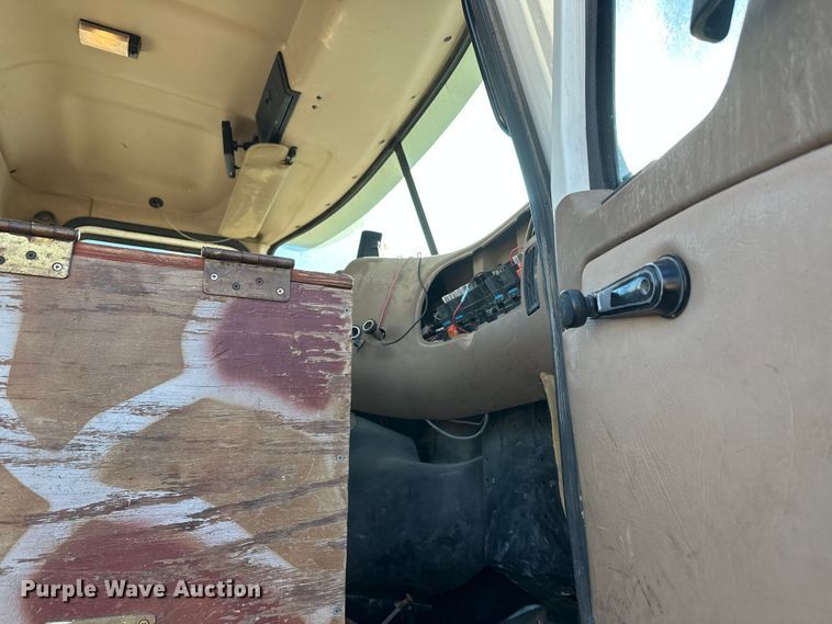 image for item DW4344 2002 Mack CV513 ready mix truck