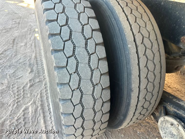 image for item DW4344 2002 Mack CV513 ready mix truck