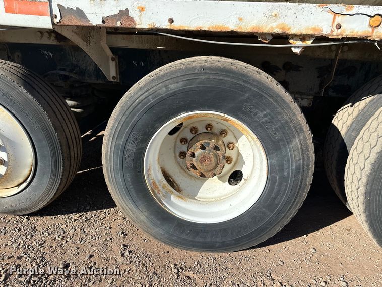 image for item DW4344 2002 Mack CV513 ready mix truck