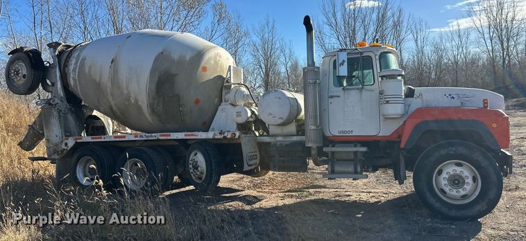 image for item DW4346 1996 Mack RD ready mix truck