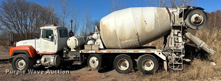 image for item DW4346 1996 Mack RD ready mix truck
