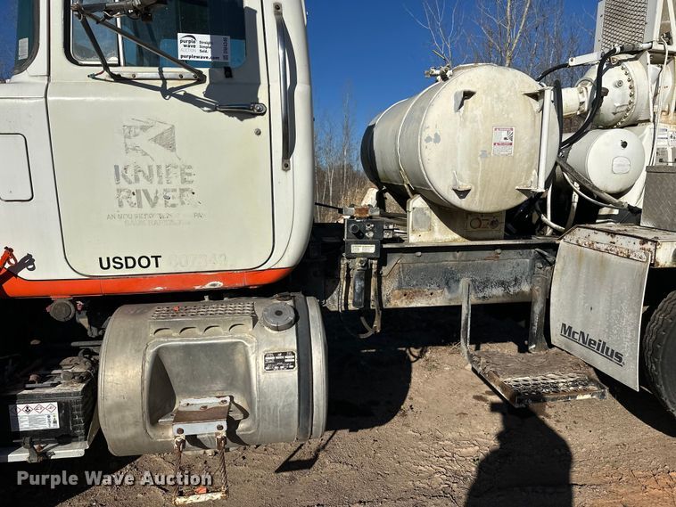 image for item DW4346 1996 Mack RD ready mix truck