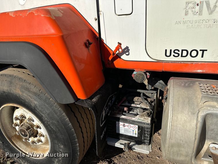 image for item DW4346 1996 Mack RD ready mix truck