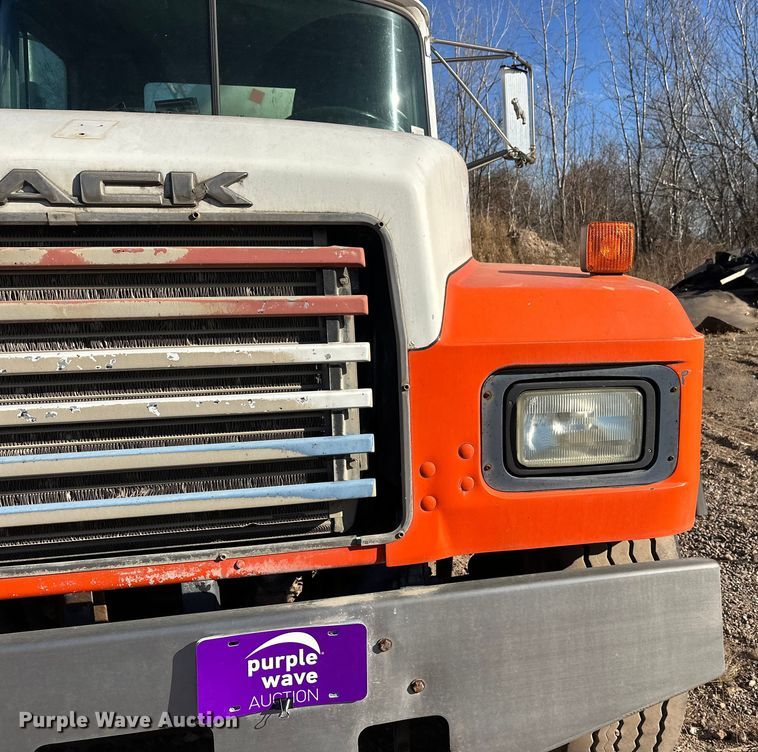 image for item DW4346 1996 Mack RD ready mix truck