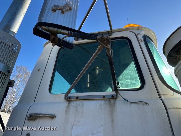 image for item DW4346 1996 Mack RD ready mix truck