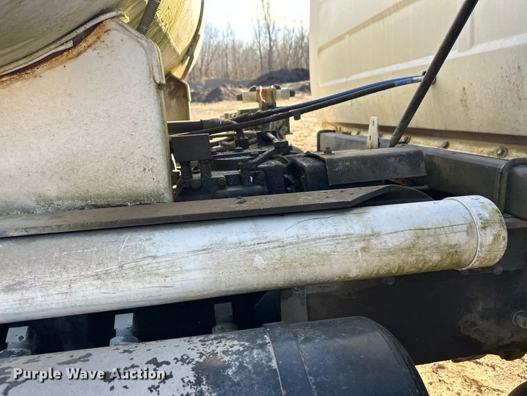 image for item DW4346 1996 Mack RD ready mix truck