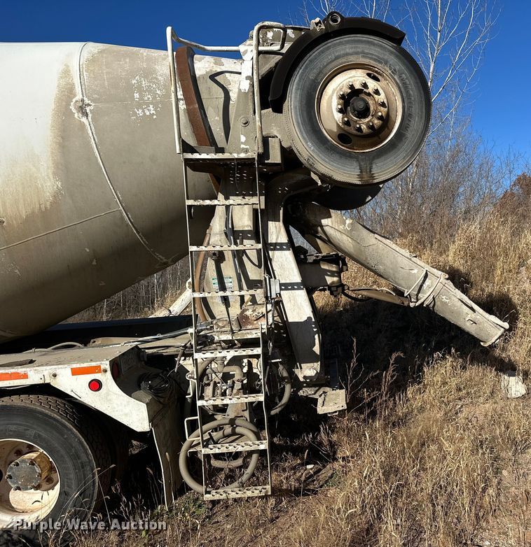 image for item DW4346 1996 Mack RD ready mix truck