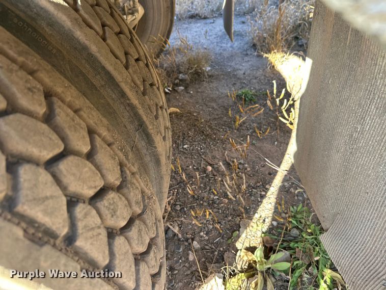 image for item DW4346 1996 Mack RD ready mix truck