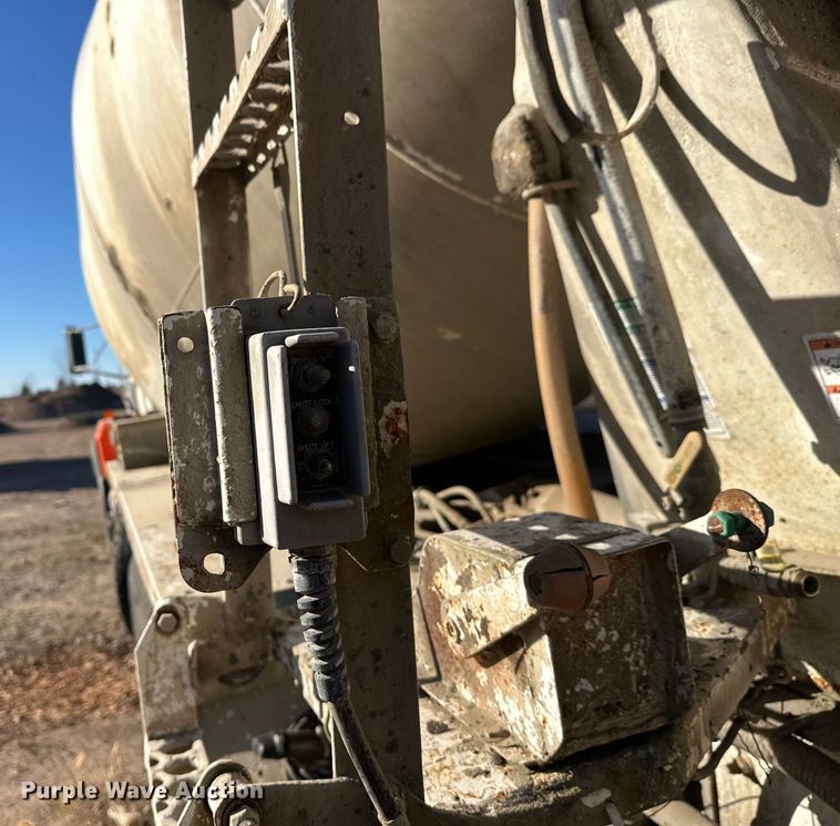 image for item DW4346 1996 Mack RD ready mix truck