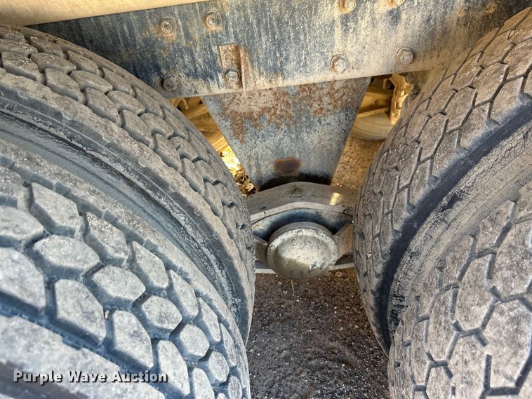 image for item DW4346 1996 Mack RD ready mix truck