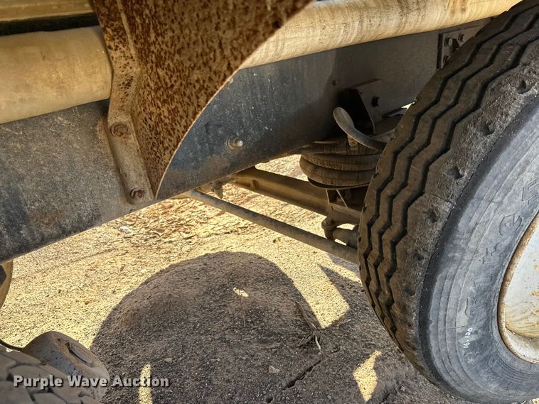 image for item DW4346 1996 Mack RD ready mix truck